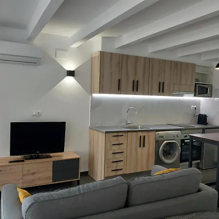 Loft 4 Apartment *
